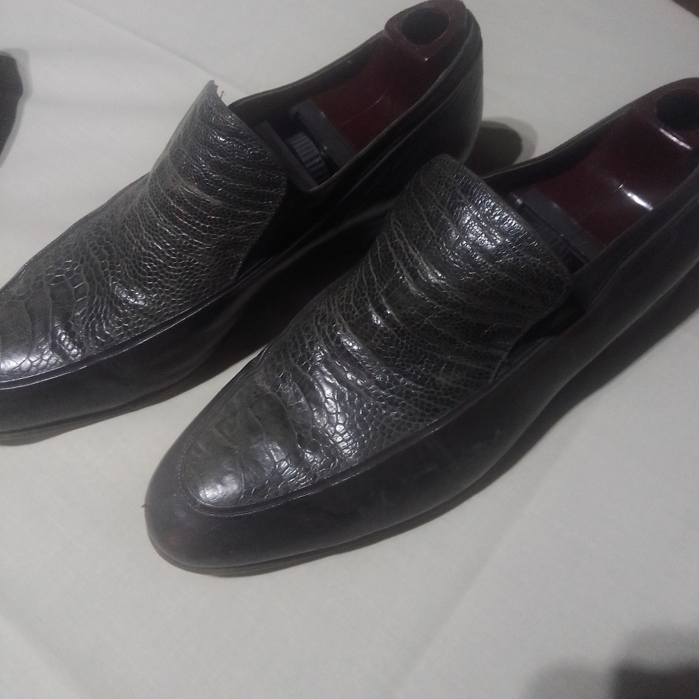 Designer shoes - Picture 3 of 3